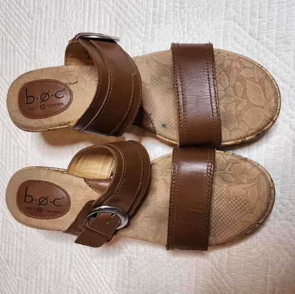 BOC leather wedge sandals. - Picture 2 of 16